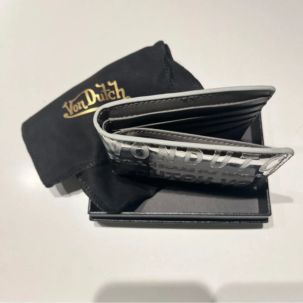 Von Dutch Wallet Silver in Bag and Box